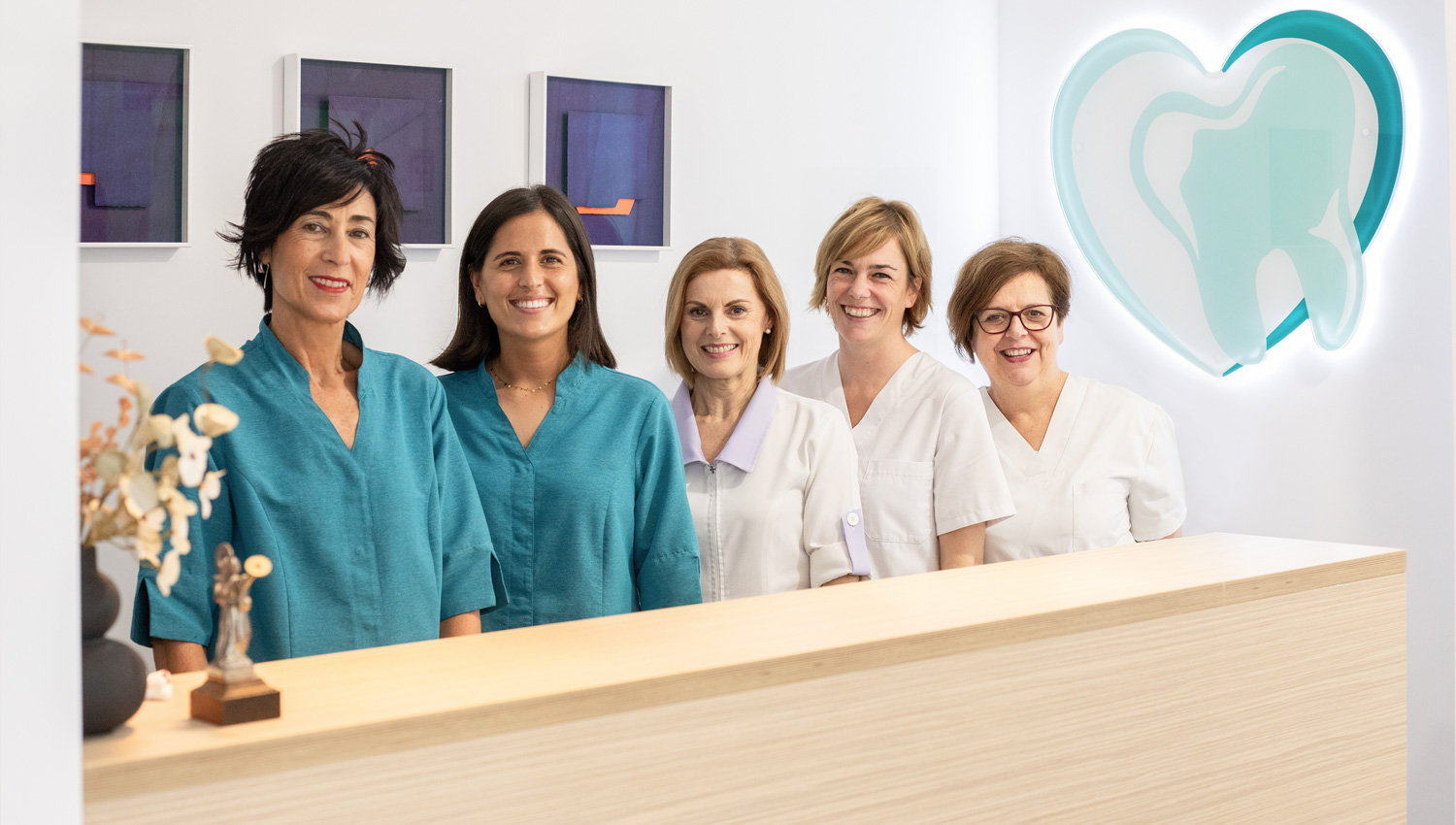 equipo de dentistas de la clínica dental ugarte en tolosa.